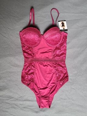 French Affair Push-up Bodysuit. Size Small.  NWT.